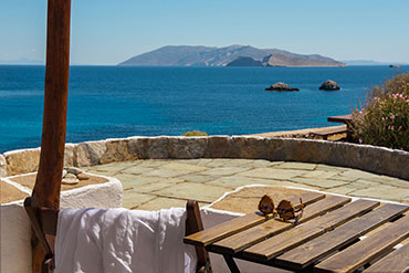 Δωμάτια στη Φολέγανδρο, θέα στη θάλασσα