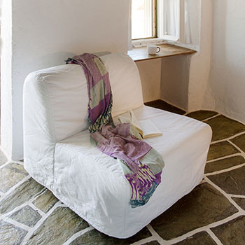 Καταλύματα στον Καραβοστάση στη Φολέγανδρο