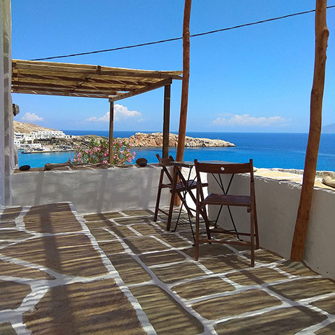 Πλακόστρωτες βεράντες των Αλισιδερή στούντιο