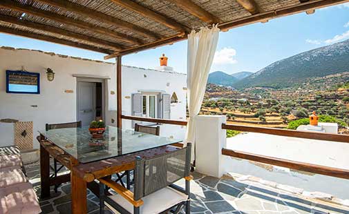 Μεγάλη βεράντα με θέα στο ύπαιθρο