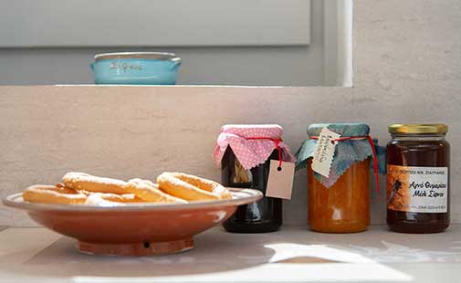 Κεράσματα στην κατοικία Περιστερώνας