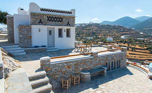 Εξωτερικοί χώροι στην κατοικία Περιστερώνας