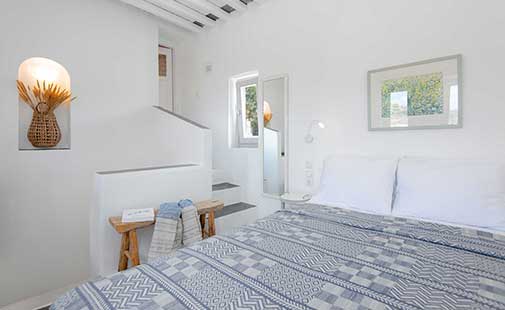 Ευρύχωρο υπνοδωμάτιο με διπλό κρεβάτι