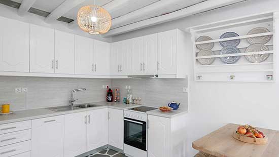 Πλήρως εξοπλισμένη κουζίνα