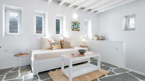 Καθιστικό και τραπεζαρία στην κατοικία Ζέφυρος