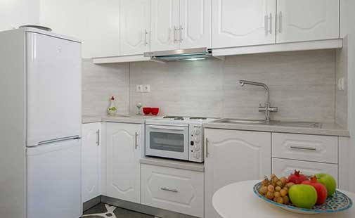 Πλήρως εξοπλισμένη κουζίνα