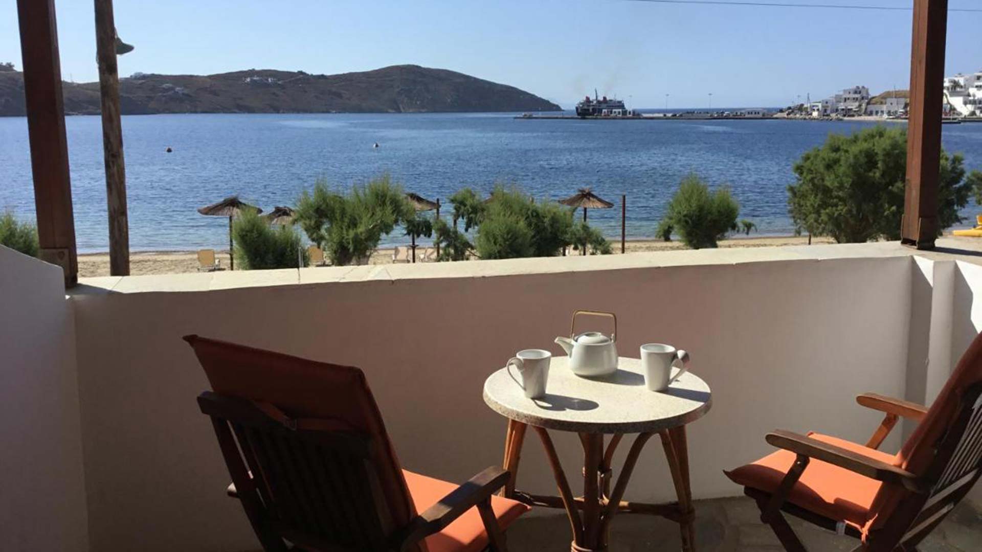 Twin room with sea view in Serifos