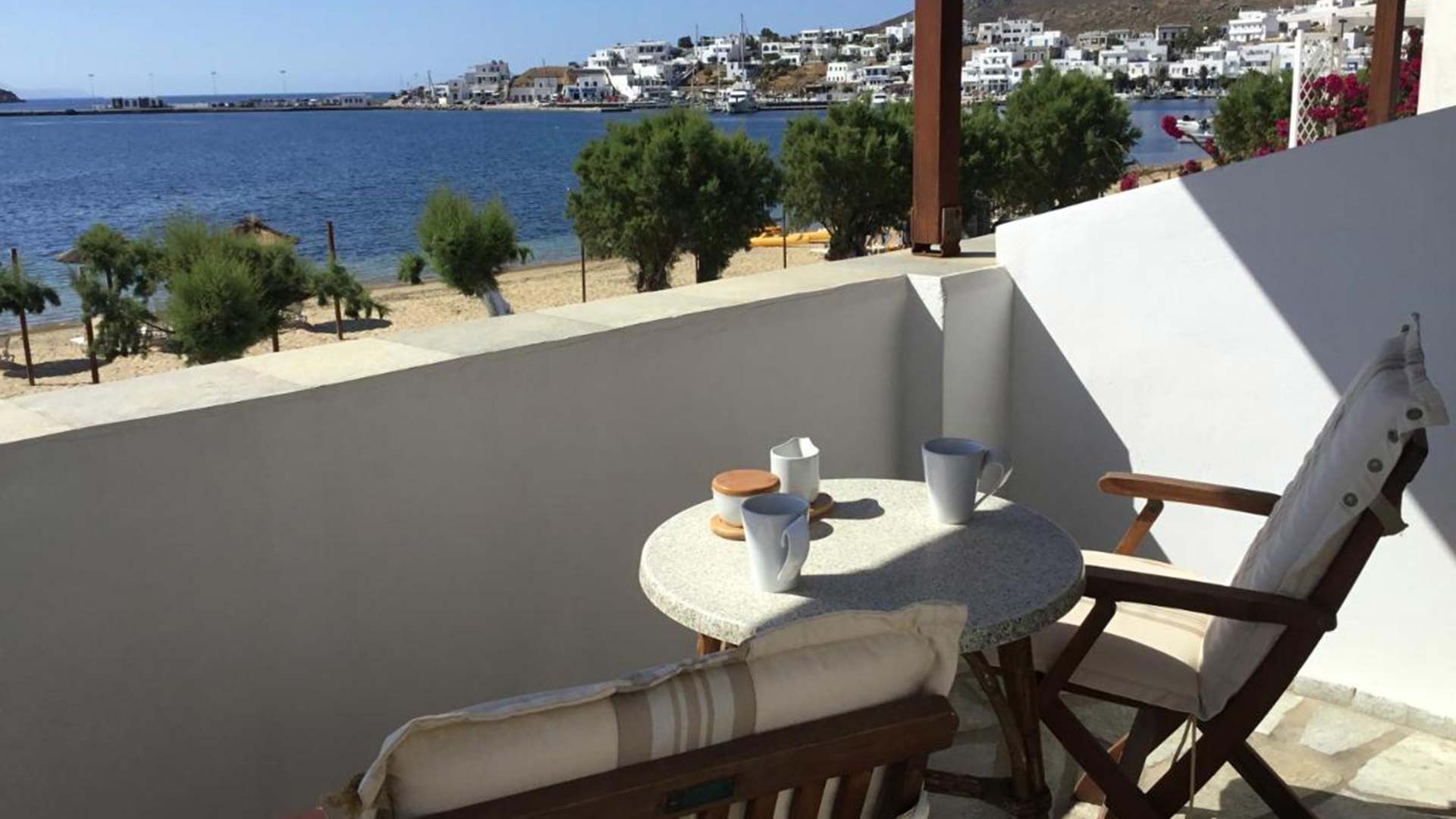 Twin room with sea view in Serifos