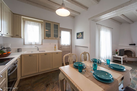 Εργασίες ανακαίνισης κατοικιών στην Πάρο