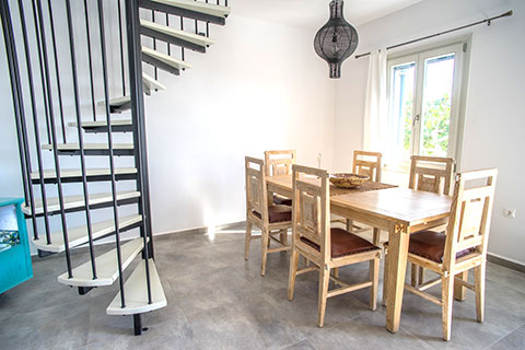 Εργασίες ανακαίνισης κατοικιών στην Πάρο