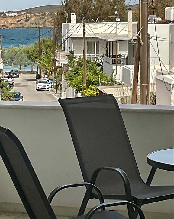 Μπαλκόνι με περιορισμένη θέα στη θάλασσα