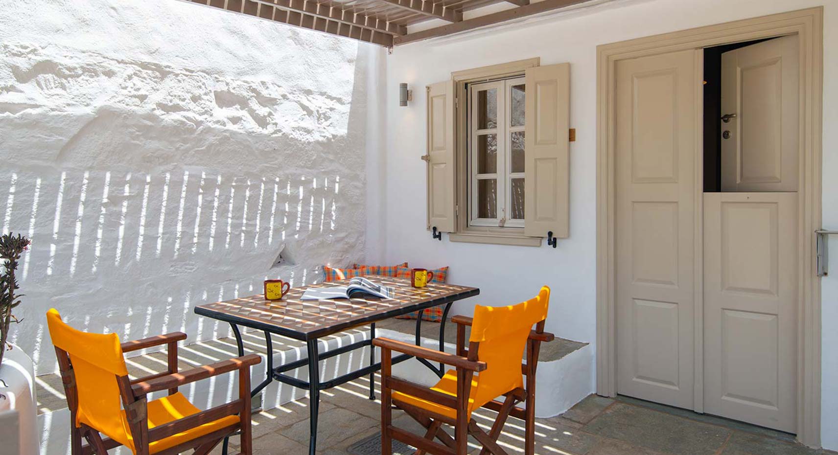 Ευρύχωρη βεράντα