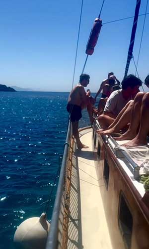 Découvre Sifnos en bateau